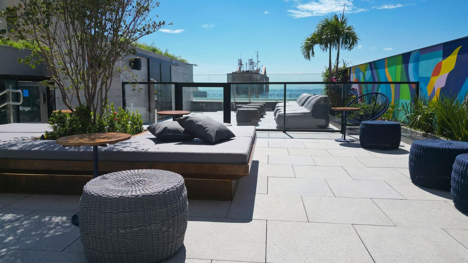 Foto real do Lounge Deck