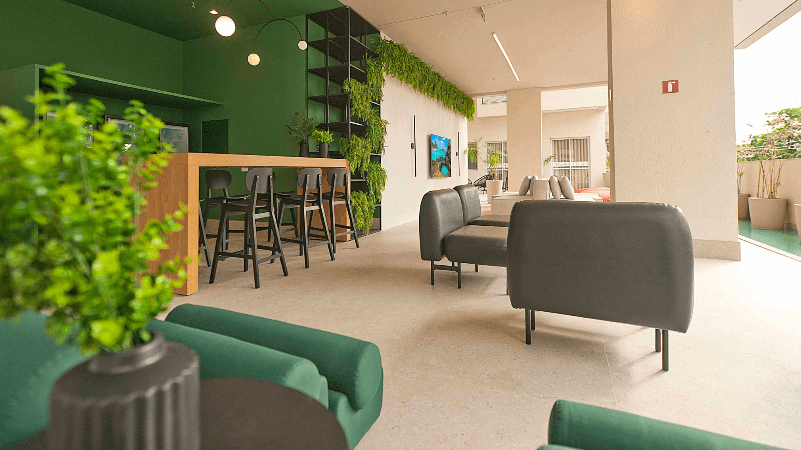 Foto real do Indoor Lounge